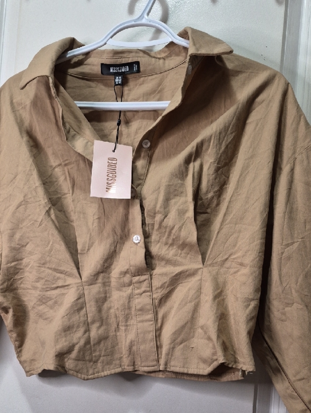Missguided Beige Cropped Button-Up Shirt - Picture 3 of 7